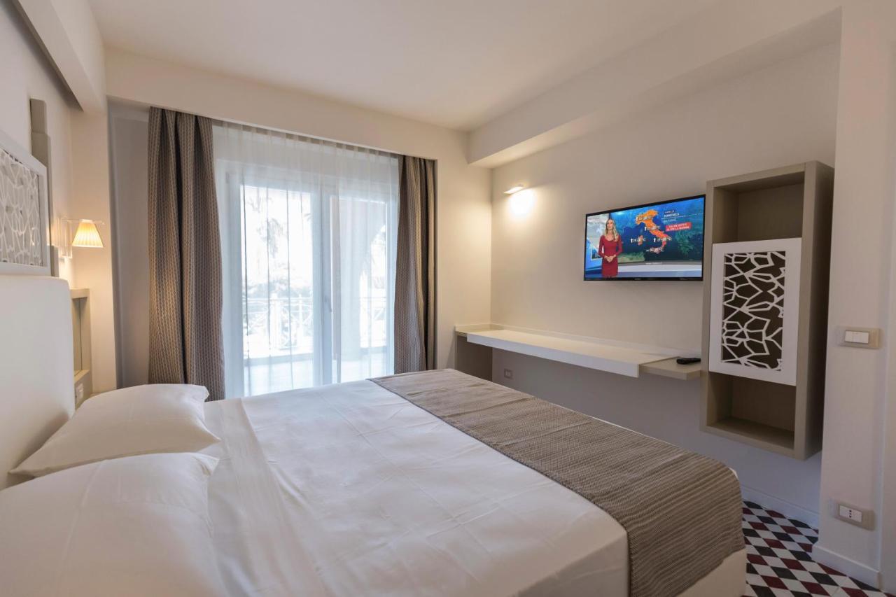 Suite Hotel L'Oasi Di Riaci (Adults Only) 圣多米尼卡 外观 照片